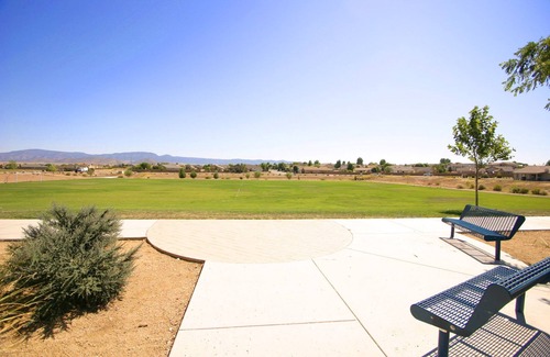 View Point House | Pet-Friendly Retreat with Scenic Mountain Views and Spa