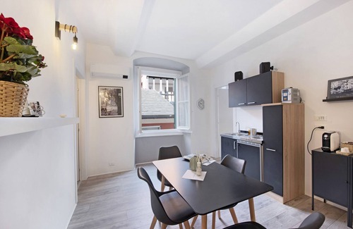 Pre Apartment | Pet-Friendly Vacànsa House with Ocean View & Wi-Fi