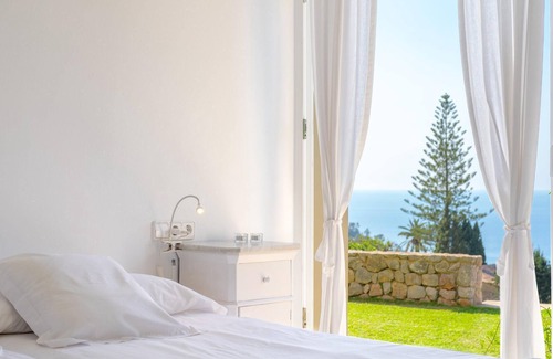 Estellencs House | Pet-Friendly Holiday Home 'Sa Vinya' with Sea View, Pool & Wi-Fi