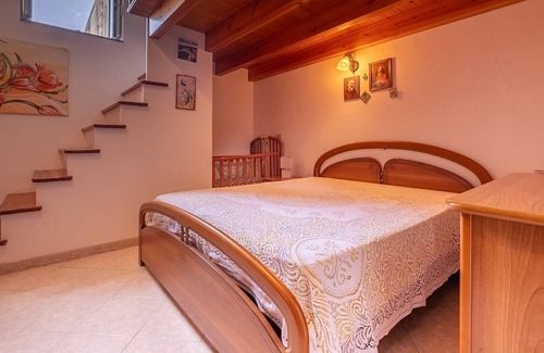 Canneto House | Pet-Friendly Holiday Home close 30 m from the Sea with Terrace