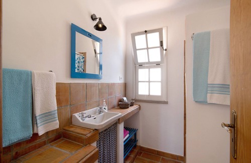 Charneca House | Pet-Friendly Algarve Rural Villa with Shared Terrace Awaits