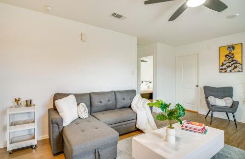New Caney House | Pet-Friendly Home about 4 Mi to Big Rivers Water Park!