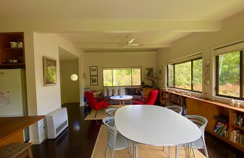 South Durras House | Pet Friendly Retreat with Ocean Views in South Durras