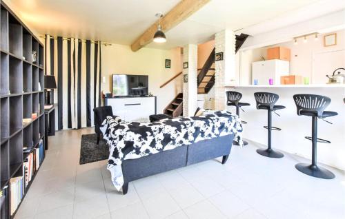 Le Mesnil-Esnard House | Pet-Friendly Getaway in Le Mesnil-Esnard with Wifi