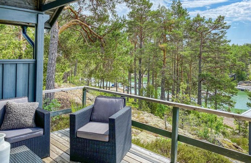 Loftahammar House | Cozy Cottage in Västervik with Oceanfront Views