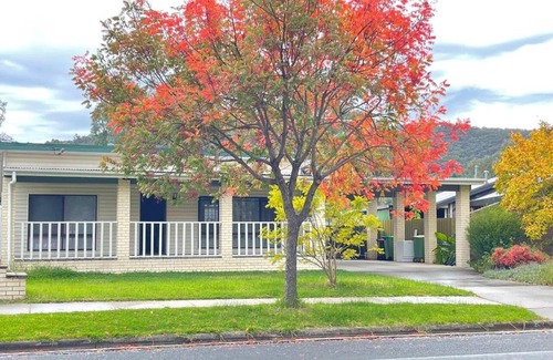 Springdale Heights Apartment | Pet Friendly Retreat in Albury with Family-Focused Amenities