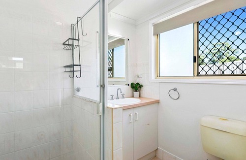 Eli Waters House | Pet Friendly Home in a Central Location