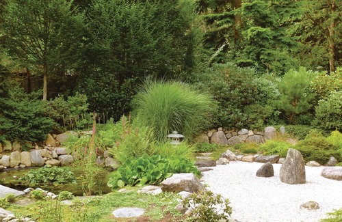 Brekendorf House | Family-Friendly 2 Bedroom Retreat with Spa & Lake View
