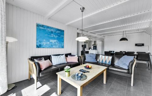 Vejers Strand House | Inviting Home in Vejers Strand with Pool and Kitchen