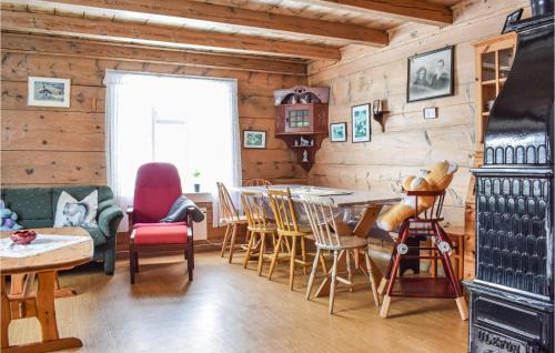 Evanger House | Cozy Home in Evanger with Kitchen - Family & Pet Friendly