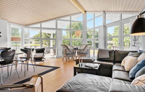 Hvalpsund House | Inviting Home in Fars with Kitchen, Pet and Child Friendly