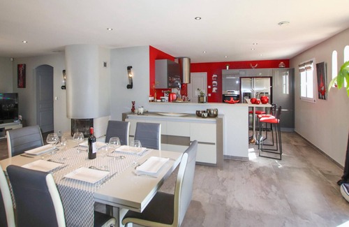 Saint-Montan House | Pet friendly home in St Montan