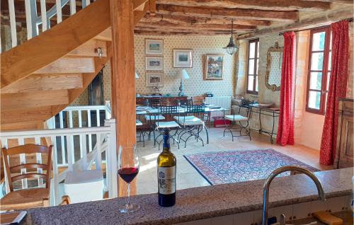 Gindou House | Cozy Pet Friendly Retreat in Gindou with Kitchen Access