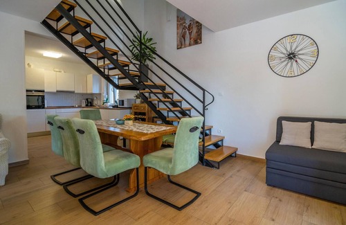 Nova Sela House | Spacious 4-Bedroom Getaway with Private Pool in Nova Sela