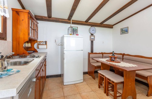 Tulisevica House | Beautiful 2 Bedroom Retreat with Oceanfront Views in Lovran