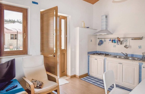 Modica House | Cozy 2 Bedroom Retreat in Scenic Modica with Pool