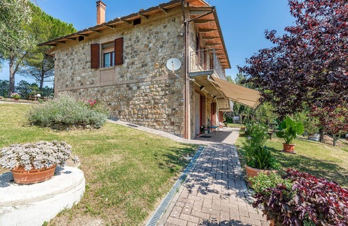 Murlo House | Spacious 4 Bedroom Getaway in Murlo with Private Pool