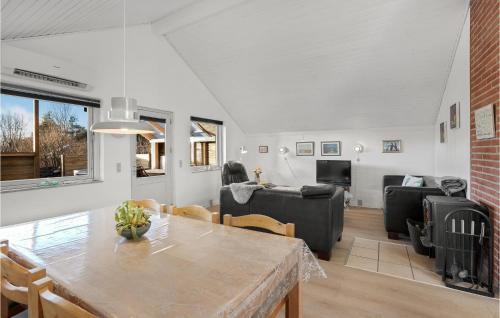 Jegum House | Cozy Pet Friendly Retreat in Oksbøl with Wifi Access