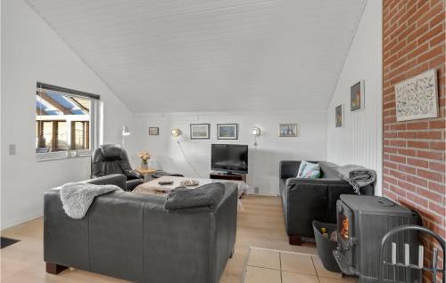 Jegum House | Cozy Pet Friendly Retreat in Oksbøl with Wifi Access