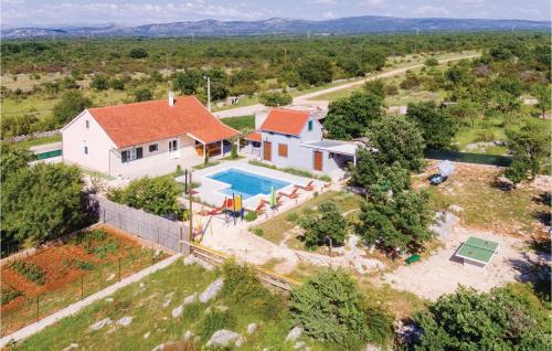 Drnis House | Pet-Friendly Getaway in Pakovo Selo with WiFi & Pool