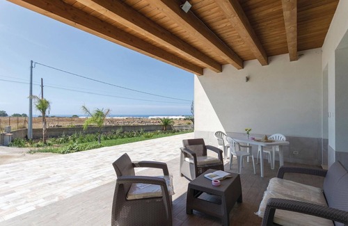 Ragusa House | Exquisite Oceanfront Getaway with Exclusive Pool & Spa