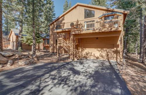 Truckee House | Pet-Friendly Retreat in Truckee with Balconies & Grill
