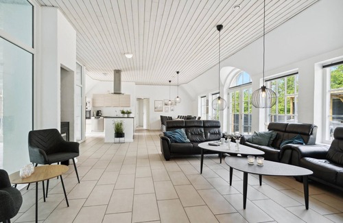 Øhuse House | Discover a Beautiful Vacation Home with Oceanfront Views