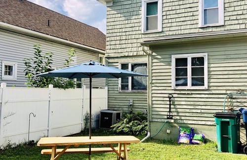 Buffalo House | Pet-Friendly Retreat in University Heights near UB South Campus