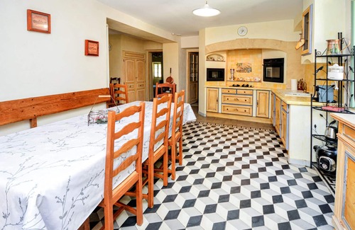 Baron House | Spacious 5-Bedroom Getaway in Uzès with Private Pool