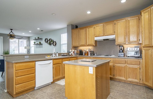 Moreno Valley House | Pet-Friendly Retreat with WFH Setups and Smart TVs