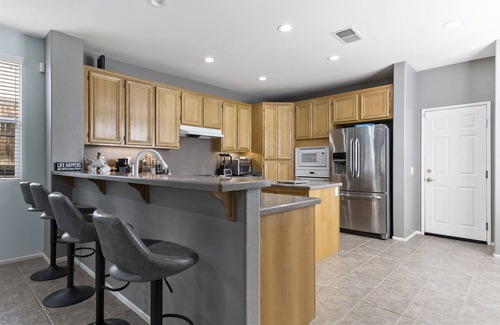 Moreno Valley House | Pet-Friendly Retreat with WFH Setups and Smart TVs