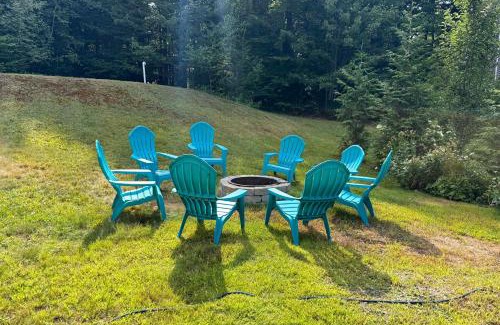 Conway House | North Conway Retreat with Access to Private Beaches