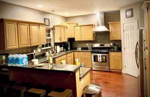 Erie House | Ideal Pet Friendly Retreat in Wooded Setting