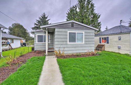 Aberdeen House | Dog-Friendly Hoquiam Cottage with River Access Awaits You