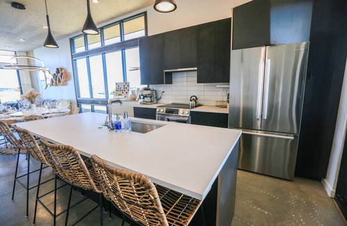 Quincy House | Pet-Friendly Spa Retreat with Hot Tub & Sauna by The Gorge