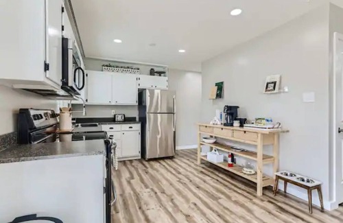 Alta Vista Area House | Perfect Pet-Friendly Retreat by Ski Resorts and Mountains