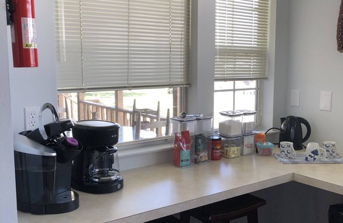Alabama Gulf Coast House | Inviting Pet-Friendly Retreat with Private Pier & Kayaks