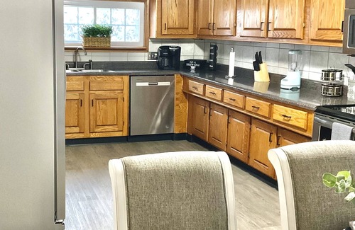 Alcoa House | Pet-Friendly Oasis with Ocean View and Hot Tub Retreat