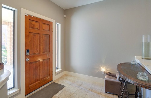 Willow Meadows/Willowbend Area House | Pet-Friendly Houston Escape w/ Fenced-In Yard