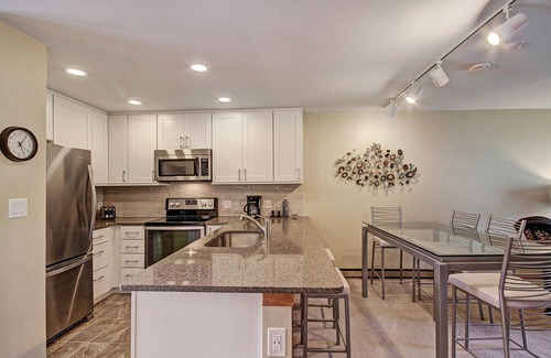 Mountain House Condo | Pet Friendly Keystone Hotel on River Trail - Walk to Events