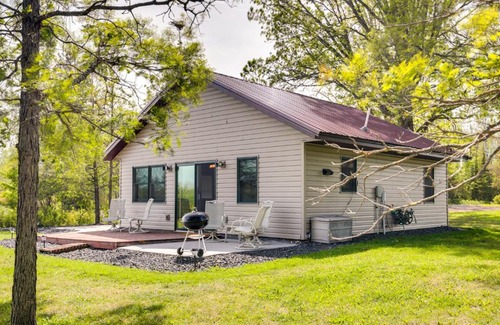 Iron River House | Cozy Pet-Friendly Cabin in Iron River with Fire Pit