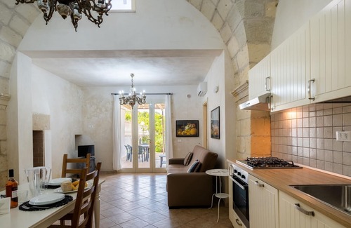 Uggiano la Chiesa House | Pet-Friendly Holiday Home Casa Papadia - Trilocale Basilico with Pool & Wi-Fi