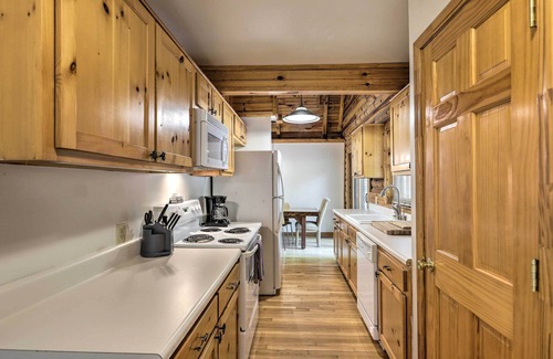 Lake Oconee Cabin | Pet-Friendly Cabin at Lake Oconee with Boat Dock & Views