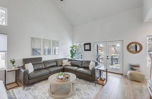 Granite Shoals House | Pet-Friendly Lake LBJ Retreat with Hot Tub & Scenic Deck