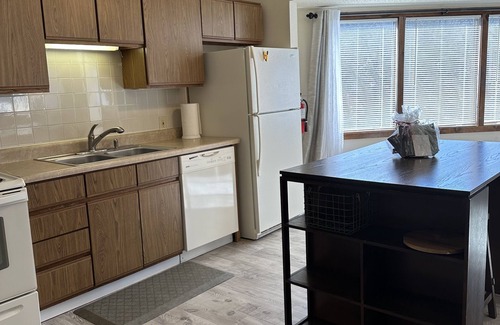Osage Beach House | Discover a Pet-Friendly Lakefront Villa with Boat Slip