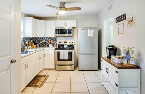 Lake Somerset House | Pet-Friendly Lakeland Escape with Private Pool & Spa