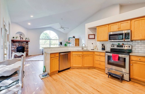 Longmont House | Pet-Friendly Longmont Home w/McIntosh Lake Access