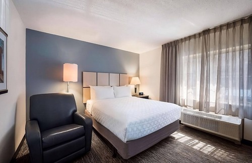 Newell Hotel | Pet-Friendly Retreat with Scenic Greenways for Walks