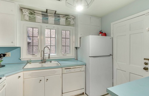 Buechel Cottage | Pet-Friendly Retreat in Louisville – Just 15 Miles to Fun