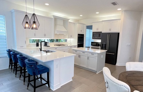Naples House | Ideal Getaway Near Beaches, Dining, and Golf Courses
